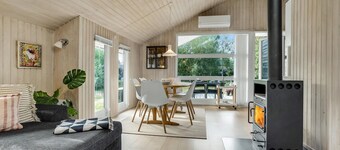 Cozy home in Væggerløse with sauna