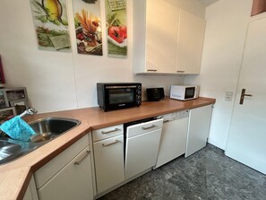 Fridge, microwave, dishwasher