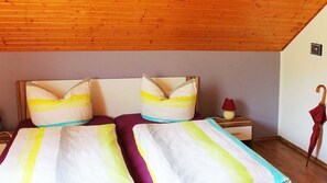 1 bedroom, bed sheets