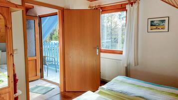 2 bedrooms, bed sheets