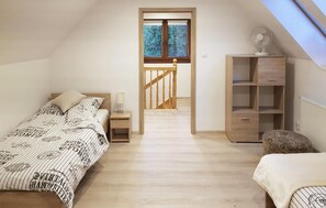 2 bedrooms, travel cot, free WiFi