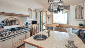 Private kitchen - Cozy home in Les Adrets d l'Estérel (Les Adrets d l'Estérel)