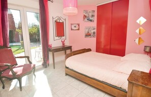 4 chambres, lit de bébé portatif, accès au Wi-Fi (inclus)