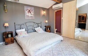 4 chambres, lit parapluie, Wi-Fi, draps fournis