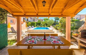 Outdoor dining - Cozy apartment in Porec with WiFi (Porec)