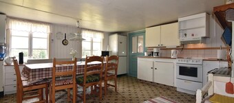 5 bedroom beautiful home in Mårdaklev