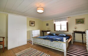 5 bedrooms
