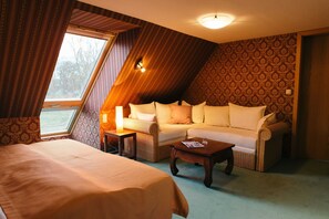 1 bedroom, travel crib, WiFi, bed sheets