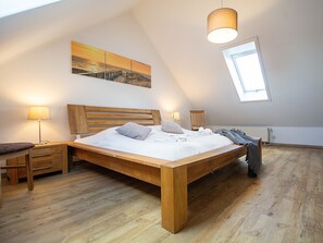 3 bedrooms, WiFi, bed sheets