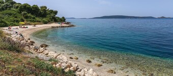 Beautiful home in Okrug Donji with WiFi