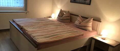 2 soverom, reiseseng for barn, wi-fi og sengetøy