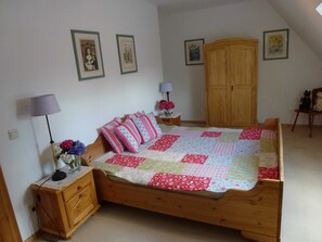 1 bedroom, desk, travel crib, WiFi - Marc Chagall apartment - Rosengut Falkenstein (Braderup)
