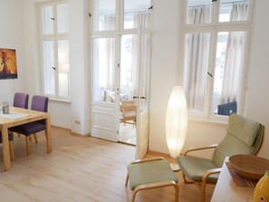 Interior - Vacation apartment 2 - mezzanine floor - villa in Heringsdorf *400m from the Baltic Sea beach* (Heringsdorf)