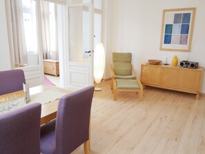 Interior - Vacation apartment 2 - mezzanine floor - villa in Heringsdorf *400m from the Baltic Sea beach* (Heringsdorf)