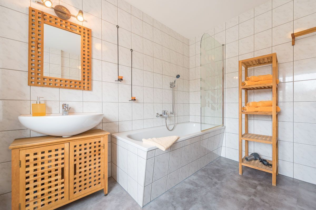 Dusche, Haartrockner, Handtücher