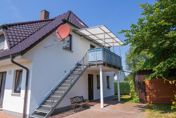 Unclassified image, 1 of 13, button