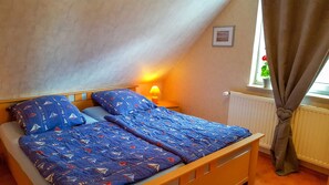 2 bedrooms, WiFi, bed sheets