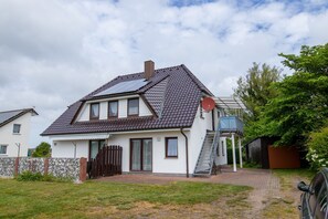 Unclassified image, 2 of 13, button