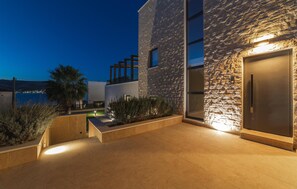 Property grounds - Luxurious home in Okrug Gornji with sauna (Okrug Gornji)