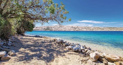 2 bedroom awesome apartment in Barbat