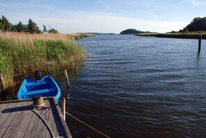 Unclassified image, 3 of 21, button - Ferienappartement Having - Holiday apartments under a thatched roof with lake view (Sellin)
