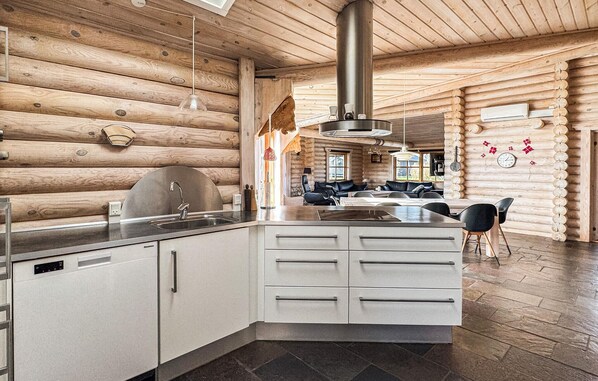 Interior - 4 bedroom gorgeous home in Sydals (Sydals)