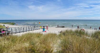 Stunning home in Grenaa with kitchen