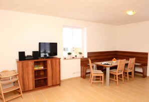 Unclassified image, 5 of 10, button - Vacation apartment 6 - 80sqm (2-6 persons) - Weichaer Hof FBS Sonja Fritsch & Hagen (Weißenberg)