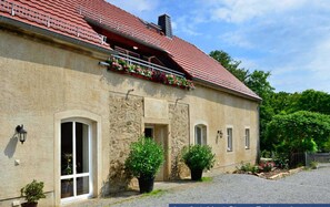 Unclassified image, 3 of 10, button - Vacation apartment 6 - 80sqm (2-6 persons) - Weichaer Hof FBS Sonja Fritsch & Hagen (Weißenberg)