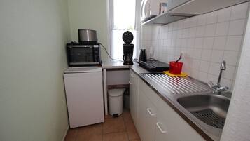 Kühlschrank, Mikrowelle, Ofen