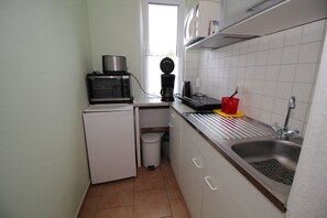 Kühlschrank, Mikrowelle, Ofen