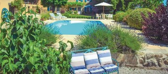 Amazing home in Suaux
