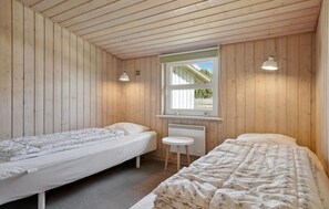 4 bedrooms, travel cot, free WiFi