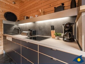 Fridge, microwave, dishwasher, coffee/tea maker