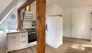 Fridge, oven, dishwasher, coffee/tea maker - Captain's deck - vacation apartment in the captain's house (Wustrow)