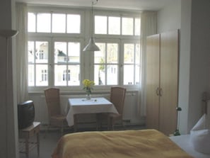 1 bedroom, WiFi, bed sheets