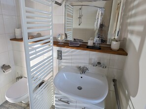 Unclassified image, 2 of 15, button