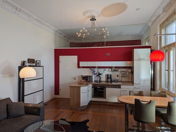 Wohnbereich mit offener Küche