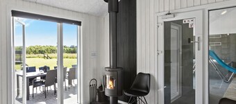 Cozy home in Løkken with WiFi