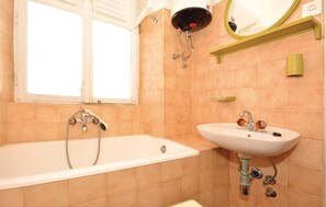 Bathtub