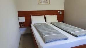 1 bedroom, WiFi, bed sheets