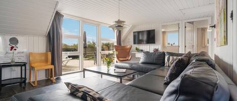 Fireplace, DVD player