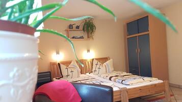 1 Schlafzimmer, Reisekinderbett, WLAN, Bettwäsche