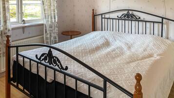 3 quartos, berço de viagem, Wi-Fi de cortesia, roupa de cama