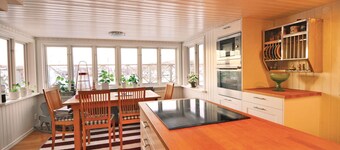 2 bedroom stunning home in Rönnäng