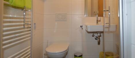 Douche, serviettes fournies