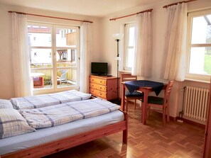 1 habitación, wifi y ropa de cama