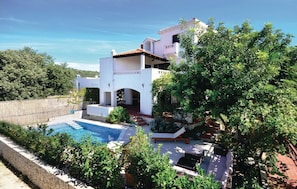 Exterior - Gorgeous home in Kanica (Kanica)