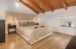 4 bedrooms, in-room safe, travel cot, free WiFi - 4 bedroom lovely home in Bribir (Bribir)