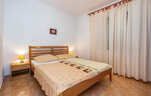 3 bedrooms, free WiFi, bed sheets